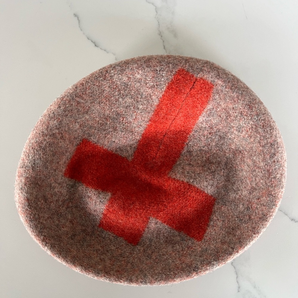 New without tags women’s beret Barairo No Boushi Tokyo 100% high quality wool